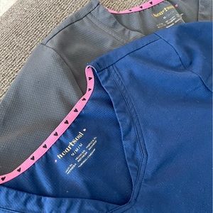 Set of 2 scrub tops